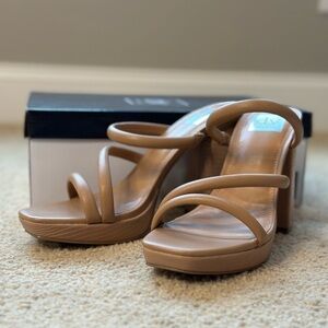 NIB DV Dolce Vita Pyro Heels